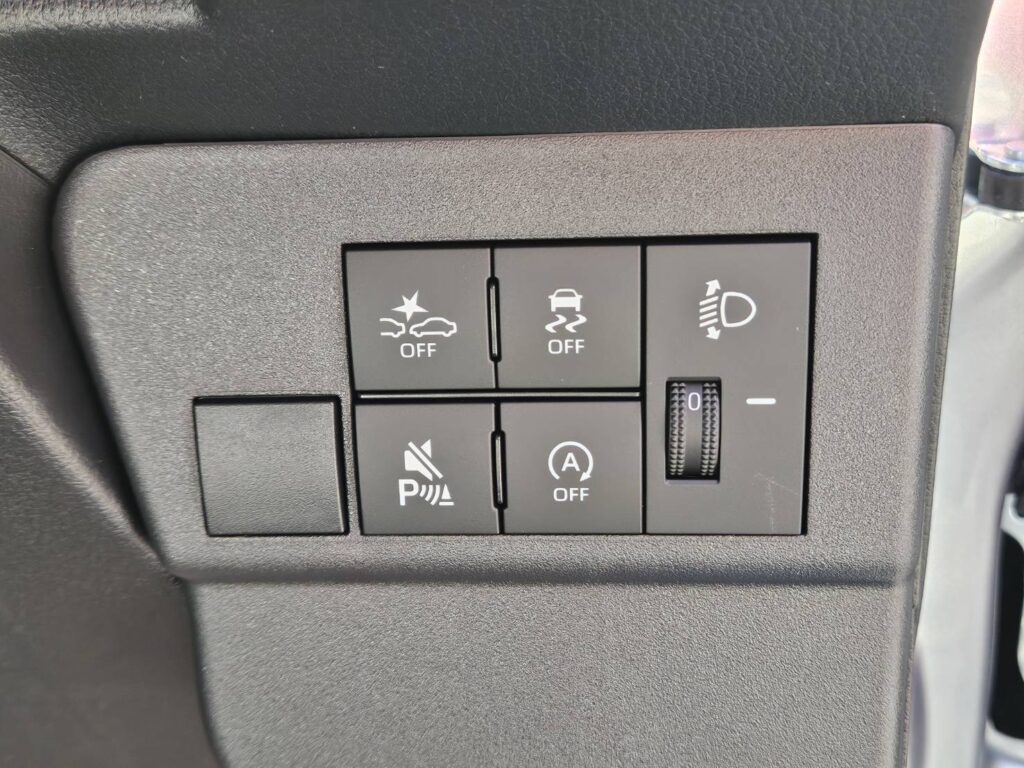 ダイハツ・ハイゼットカーゴ　スイッチ